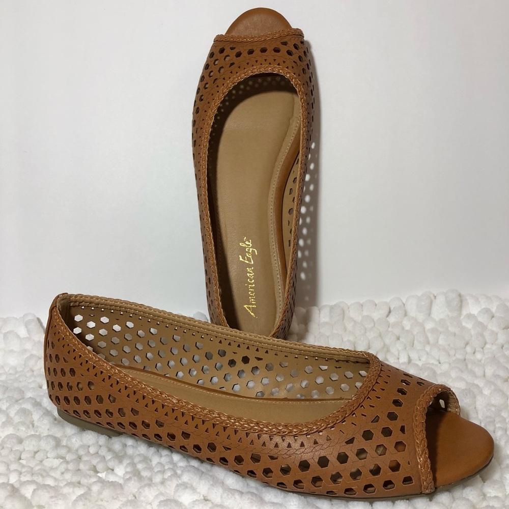 American Eagle 11W tan flats brand new w/ out tags
